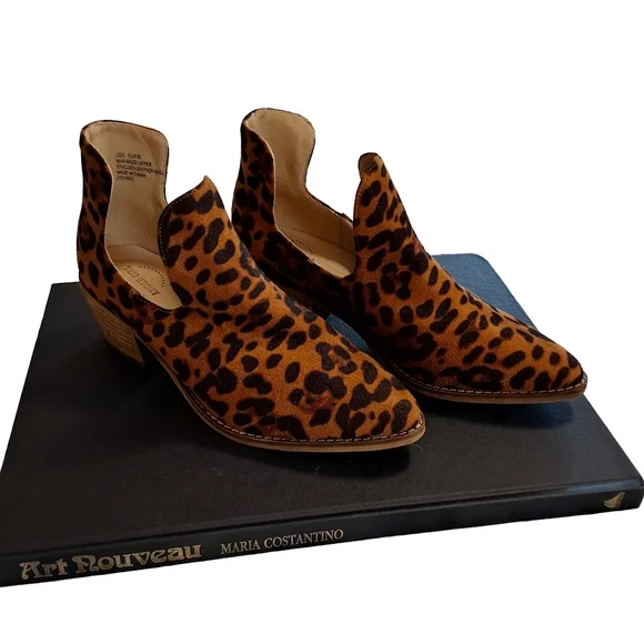 Buckle Leopard Print Ankle Boots - Picture 6 of 7